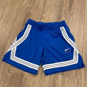 Kids/girls Nike Fly Crossover shorts.